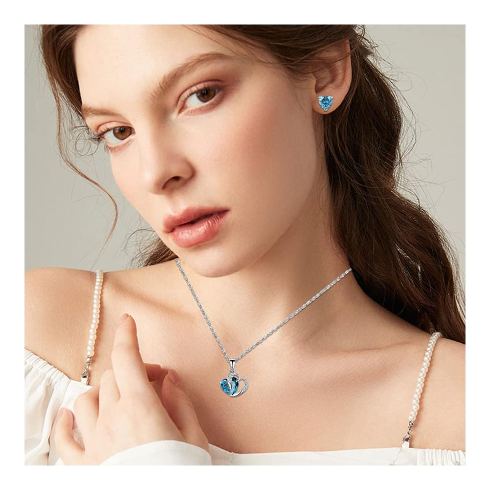 Einzigartiges Herz Schmuckset Anhänger Halskette und Ohrringe mit funkelnden Zirkonia perfekt für Hochzeiten Geburtstage & besondere Anlässe! Ideales Geschenk für Damen und Mädchen