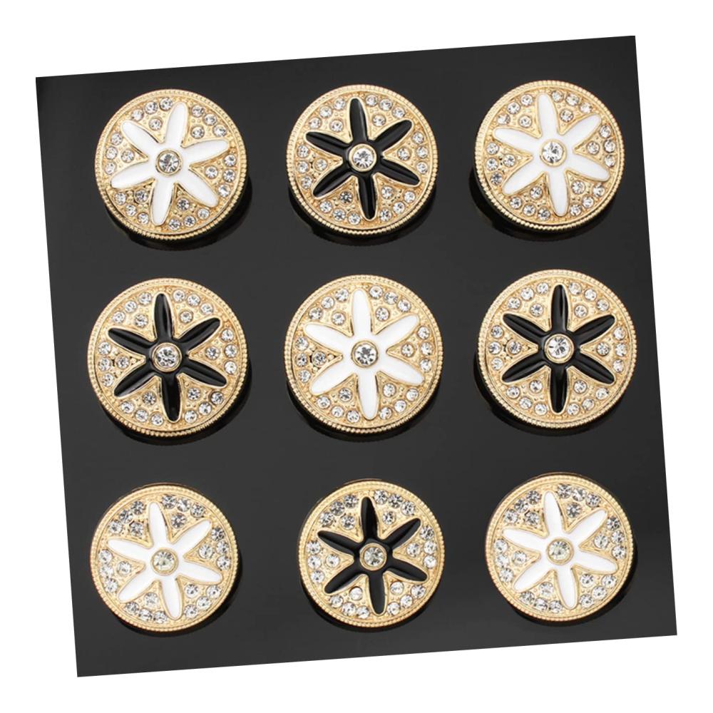 Entdecken Sie den Charme von Click-Buttons Vintage-Mantelknöpfe mit Perlen Strass und mehr! Perfekt zum Schmücken von Kleidung Jeans und mehr. Jetzt zugreifen