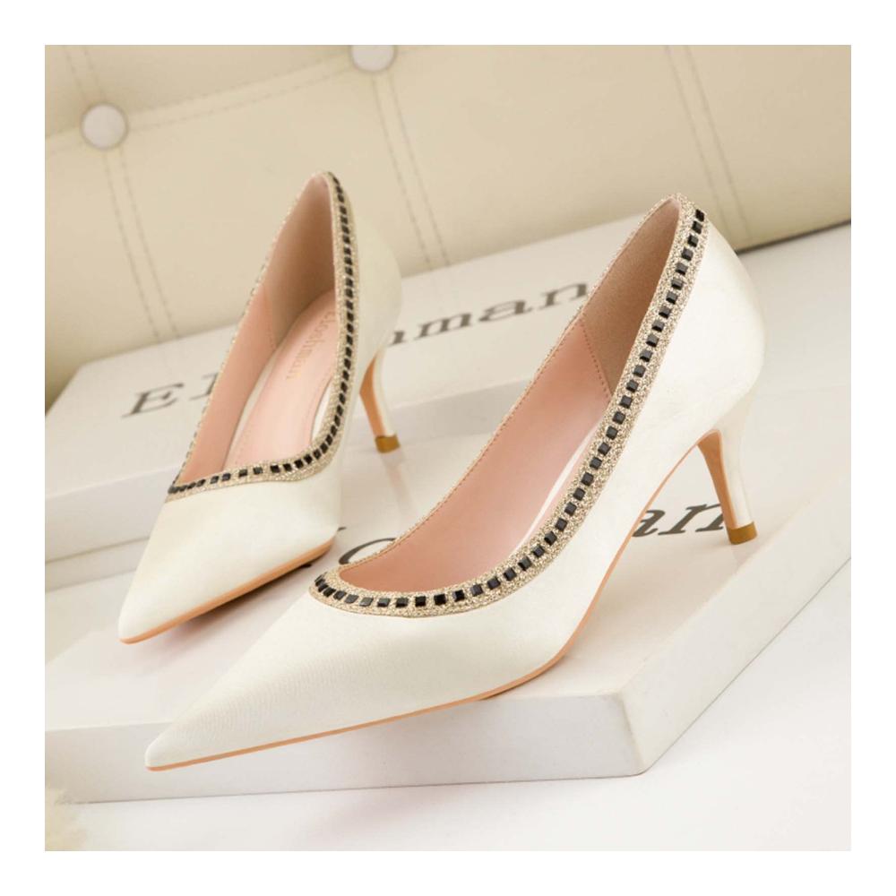 Elegante Damen Pumps Bequeme Satin Abendkleid Hochzeitsschuhe mit niedrigem Absatz für stilvolle Anlässe - Jetzt entdecken und stilvoll auftreten