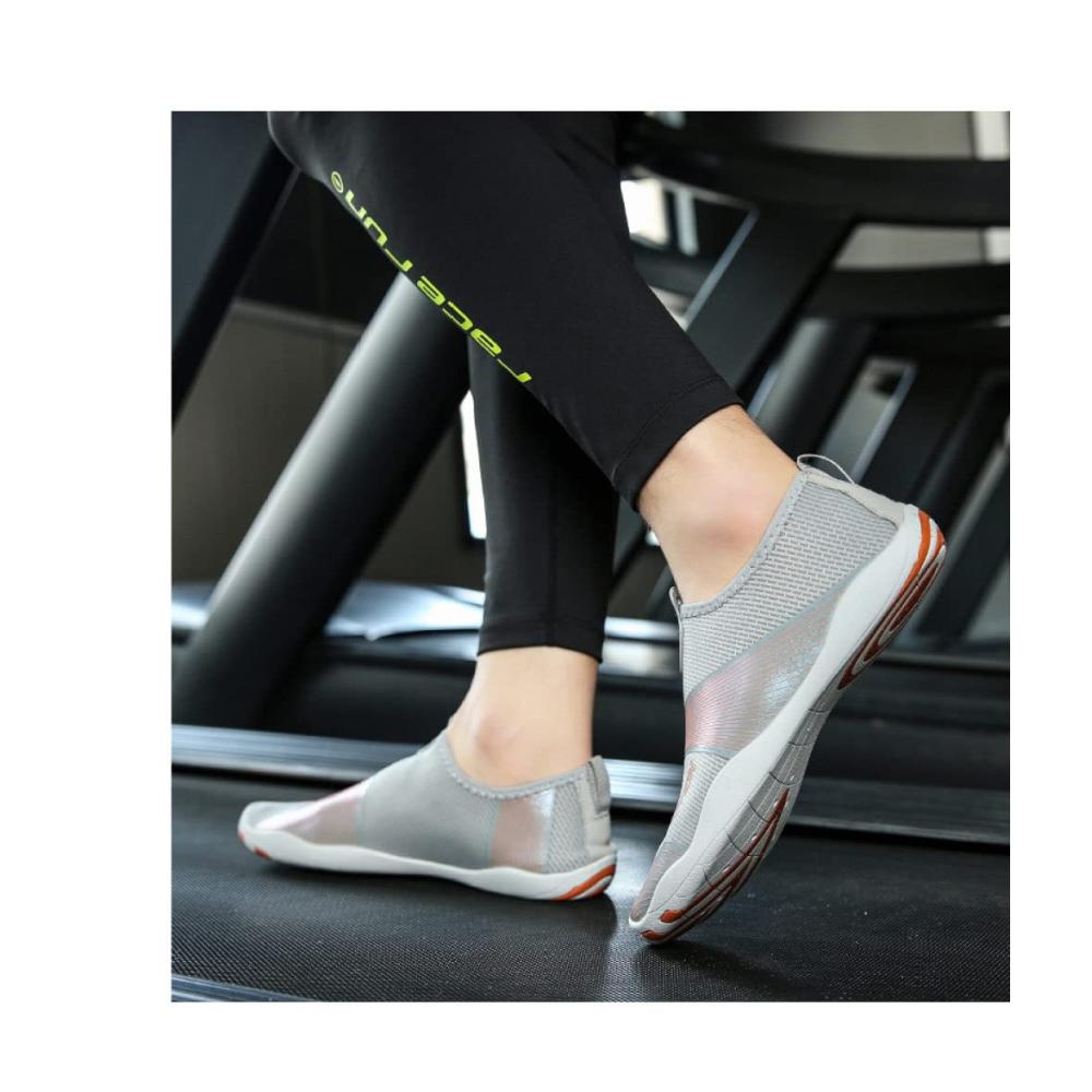 Erlebe Komfort und Vielseitigkeit Aqua Schuhe für Outdoor-Aktivitäten. Perfekt für Damen und Herren zum Tauchen Schwimmen Yoga und mehr. Jetzt zugreifen