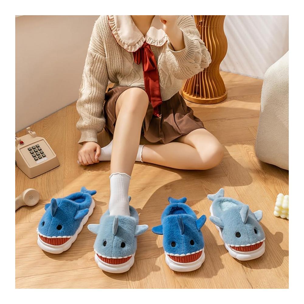 Entdecke den ultimativen Komfort Plüschige Hausschuhe für Damen und Herren | Rutschfeste Home Slippers mit tierischem Charme | Warme bequeme Schlappen für den Winter (Hellblau Größe 36/37 EU